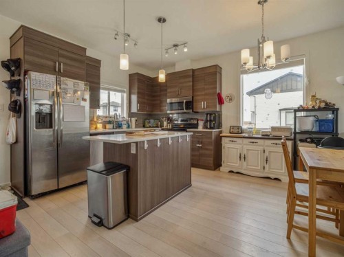 354 Mildred Dobbs Boulevard North, Lethbridge, AB 