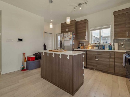 354 Mildred Dobbs Boulevard North, Lethbridge, AB 