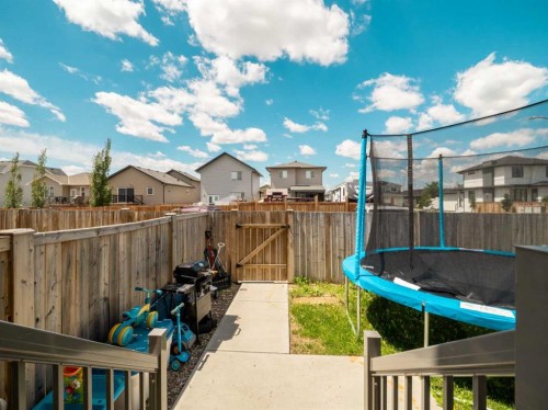 354 Mildred Dobbs Boulevard North, Lethbridge, AB 