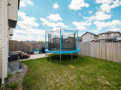 354 Mildred Dobbs Boulevard North, Lethbridge, AB 