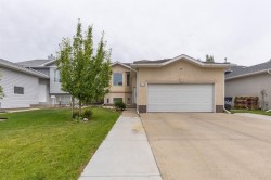 568 Heritage Boulevard WESTLethbridge, AB T1K 7S4