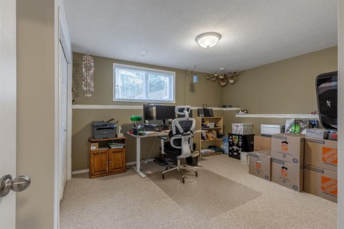 568 Heritage Boulevard West, Lethbridge, AB - Indoor Photo Showing Office