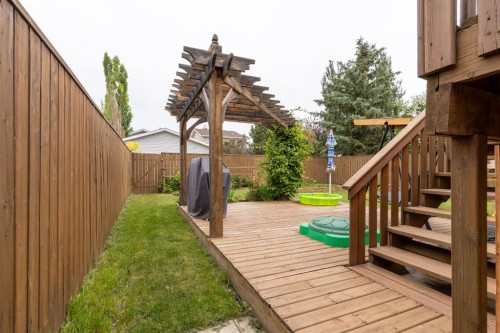 568 Heritage Boulevard West, Lethbridge, AB - Outdoor With Exterior