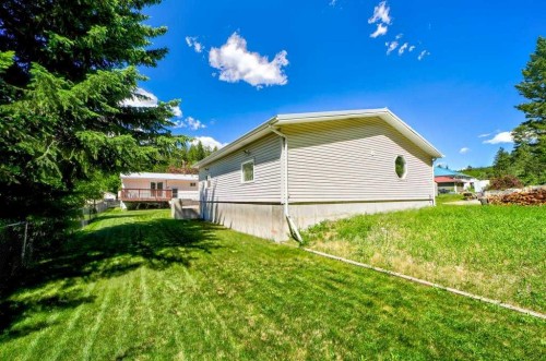 20541 25Th Avenue, Bellevue, AB - Outdoor