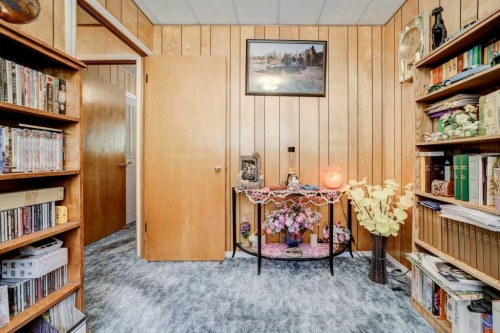 20541 25Th Avenue, Bellevue, AB - Indoor Photo Showing Other Room