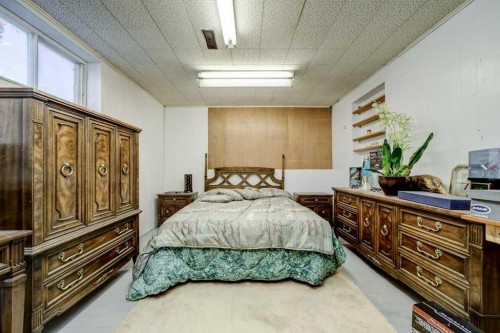 20541 25Th Avenue, Bellevue, AB - Indoor Photo Showing Other Room