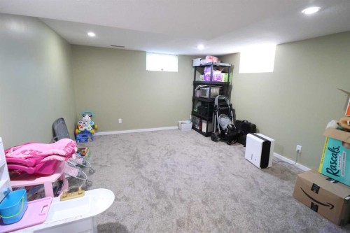 5319 45 Ave, Taber, AB - Indoor Photo Showing Basement