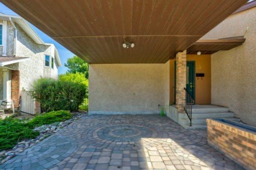 23 Niska Place West, Lethbridge, AB - Outdoor With Exterior