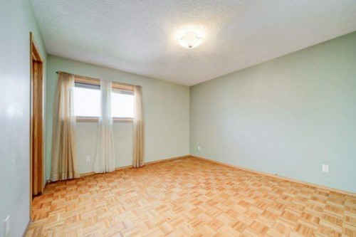 23 Niska Place West, Lethbridge, AB - Indoor Photo Showing Other Room