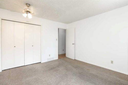 41 Rutgers Crescent West, Lethbridge, AB - Indoor Photo Showing Other Room