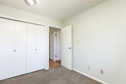41 Rutgers Crescent West, Lethbridge, AB - Indoor Photo Showing Other Room