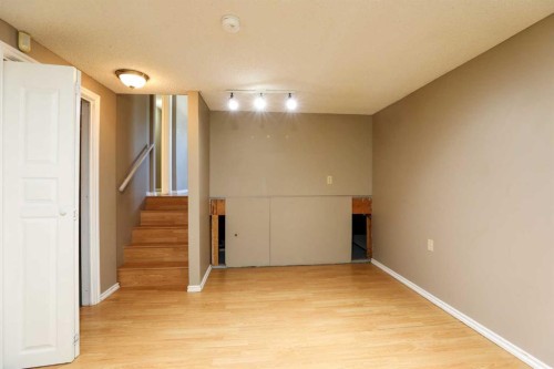 41 Rutgers Crescent West, Lethbridge, AB - Indoor Photo Showing Other Room