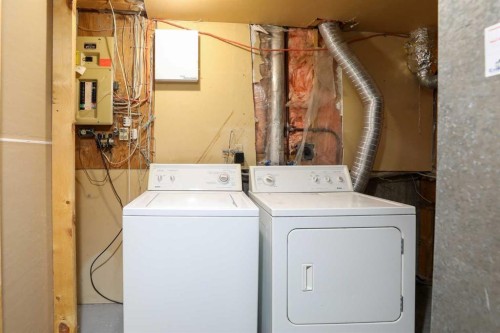 41 Rutgers Crescent West, Lethbridge, AB - Indoor Photo Showing Laundry Room