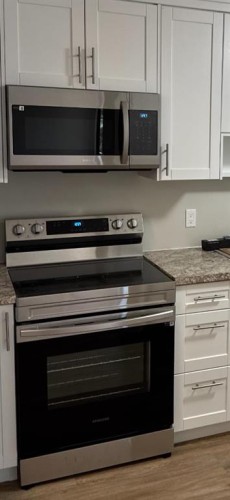 209-75 Temple Boulevard West, Lethbridge, AB - Indoor Photo Showing Kitchen With Upgraded Kitchen