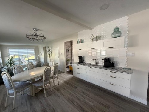 3733 21 Avenue South, Lethbridge, AB - Indoor