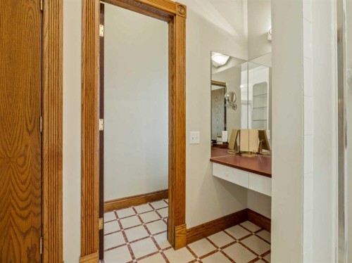 90013 212, Rural Lethbridge County, AB - Indoor Photo Showing Bathroom