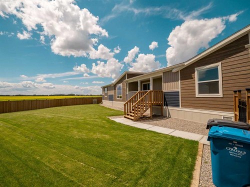 2037 Sunflower Crescent, Coaldale, AB - Outdoor