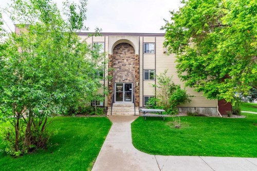 14-3440 23Rd Ave South, Lethbridge, AB 