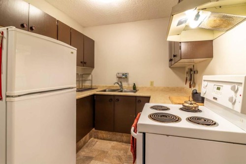 14-3440 23Rd Ave South, Lethbridge, AB 