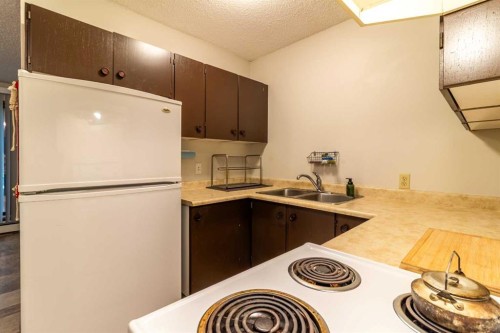 14-3440 23Rd Ave South, Lethbridge, AB 