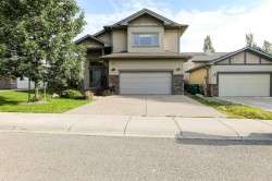 227 Rivermill Manor W Lethbridge, AB T1K 8C5