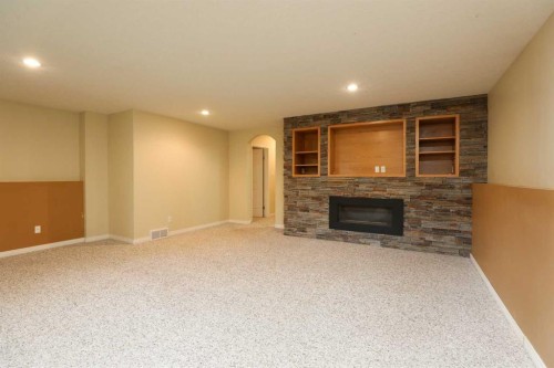 227 Rivermill Manor W, Lethbridge, AB 