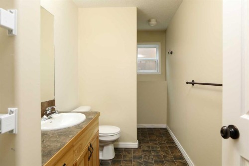 227 Rivermill Manor W, Lethbridge, AB 