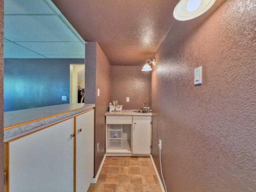8534 21 Avenue, Coleman, AB - Indoor