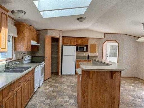 305 Rodeo Drive, Fort Macleod, AB 