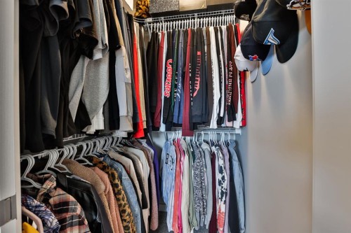 963 40 Avenue North, Lethbridge, AB - Indoor With Storage