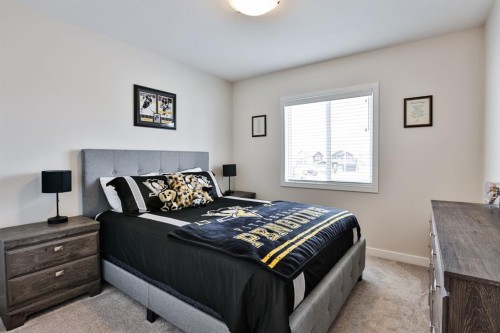 963 40 Avenue North, Lethbridge, AB - Indoor Photo Showing Bedroom