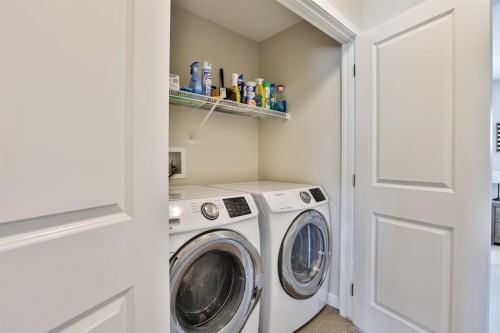 963 40 Avenue North, Lethbridge, AB - Indoor Photo Showing Laundry Room
