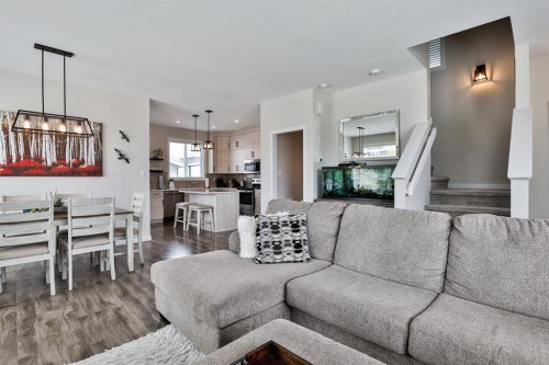 963 40 Avenue North, Lethbridge, AB - Indoor Photo Showing Living Room