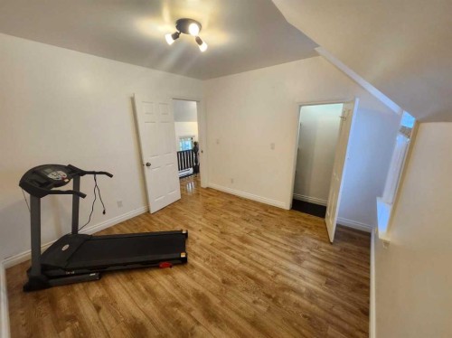 721 6 Street South, Lethbridge, AB - Indoor Photo Showing Other Room