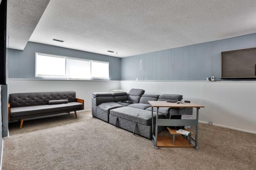1019 Glacier Drive South, Lethbridge, AB - Indoor