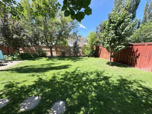 222 Heritage Circle West, Lethbridge, AB - Outdoor