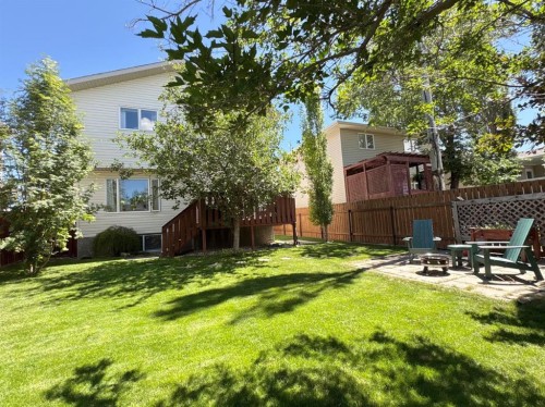 222 Heritage Circle West, Lethbridge, AB - Outdoor