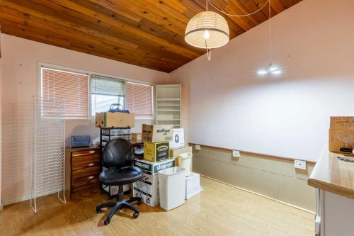 152S 100E, Raymond, AB 