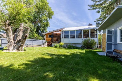 152S 100E, Raymond, AB 