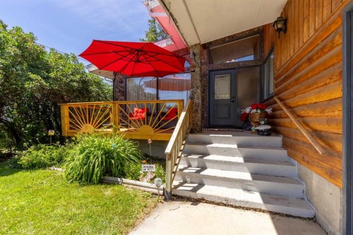 152S 100E, Raymond, AB 