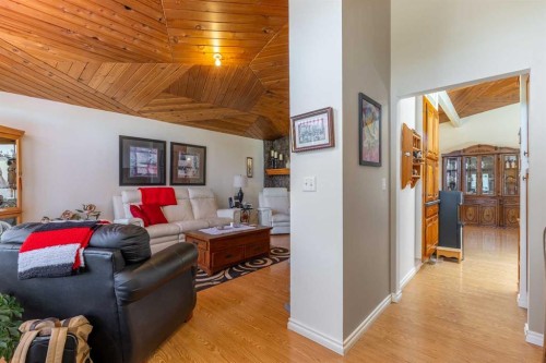 152S 100E, Raymond, AB 