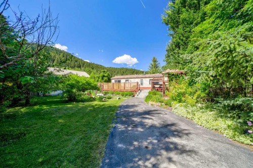 5670 16 Avenue, Coleman, AB - Outdoor