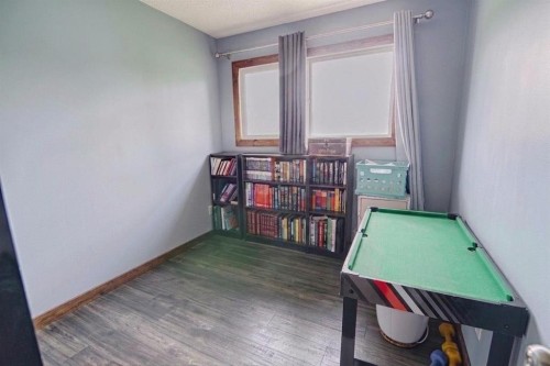 32 Lemoyne Crescent West, Lethbridge, AB - Indoor Photo Showing Other Room