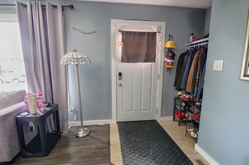 32 Lemoyne Crescent West, Lethbridge, AB - Indoor