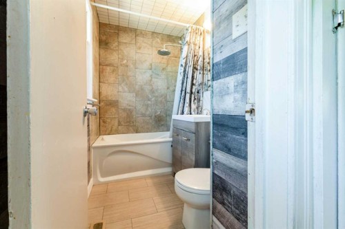305 1 Avenue South, Coutts, AB 