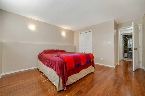 441 Edinburgh Road West, Lethbridge, AB - Indoor Photo Showing Bedroom