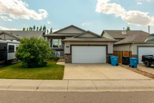 441 Edinburgh Road West, Lethbridge, AB - Outdoor With Facade