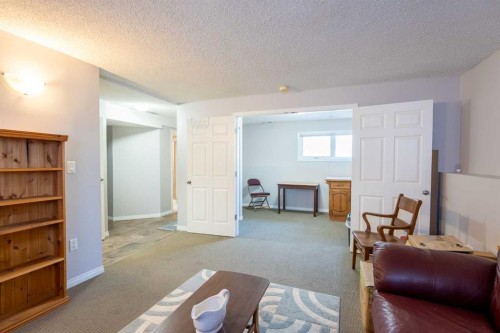 210 Ojibwa Place West, Lethbridge, AB - Indoor