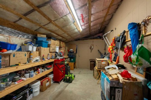 210 Ojibwa Place West, Lethbridge, AB - Indoor