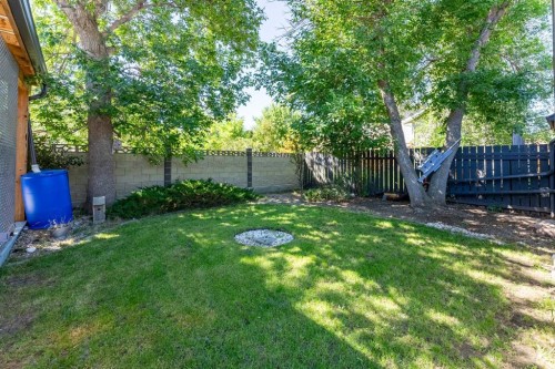 210 Ojibwa Place West, Lethbridge, AB - Outdoor